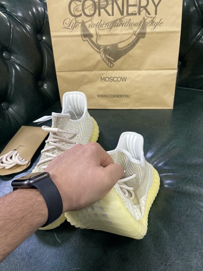 Yeezy 350 V2 — изображение 3