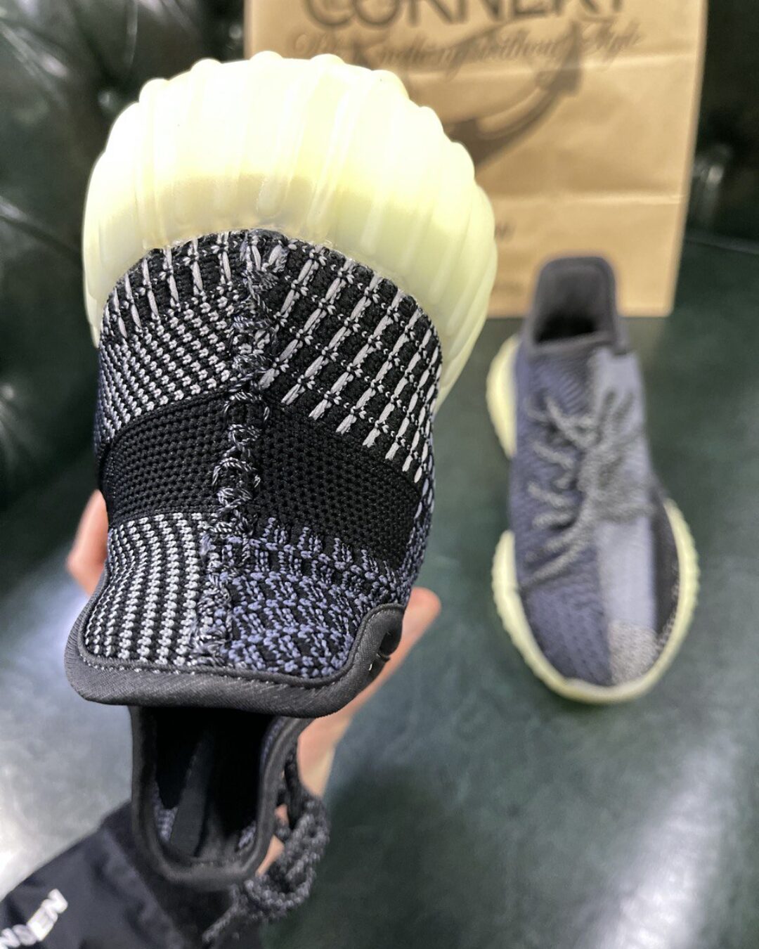 Yeezy 350 V2 Asriel — изображение 5