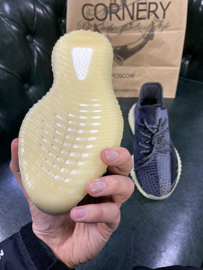 Yeezy 350 V2 Asriel — изображение 4