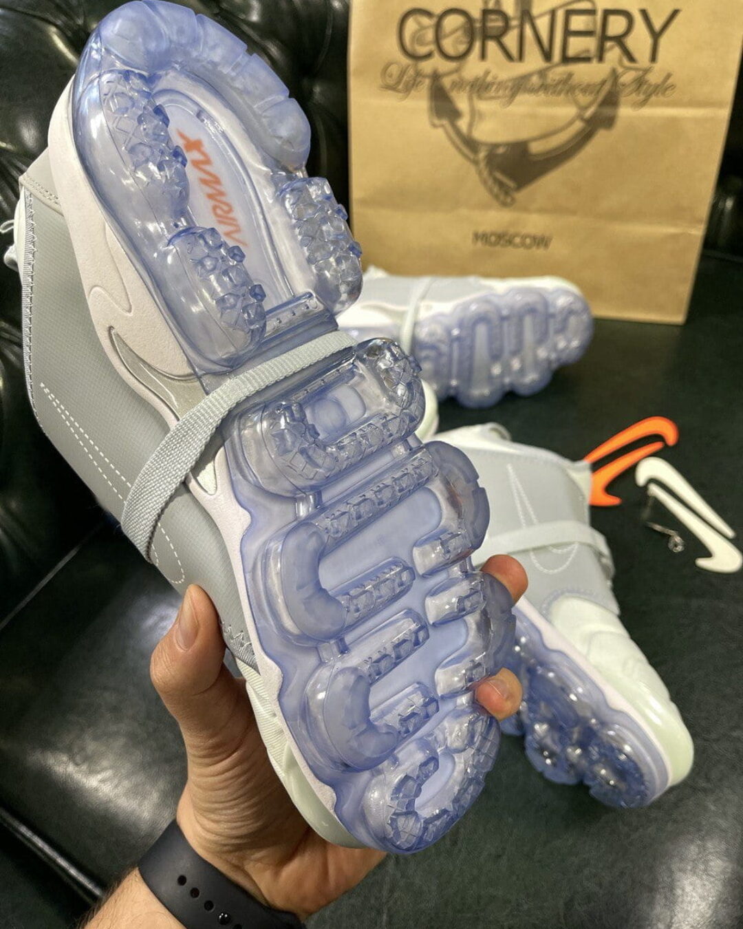 Кроссовки Nike Air VaporMax Plus On — изображение 8