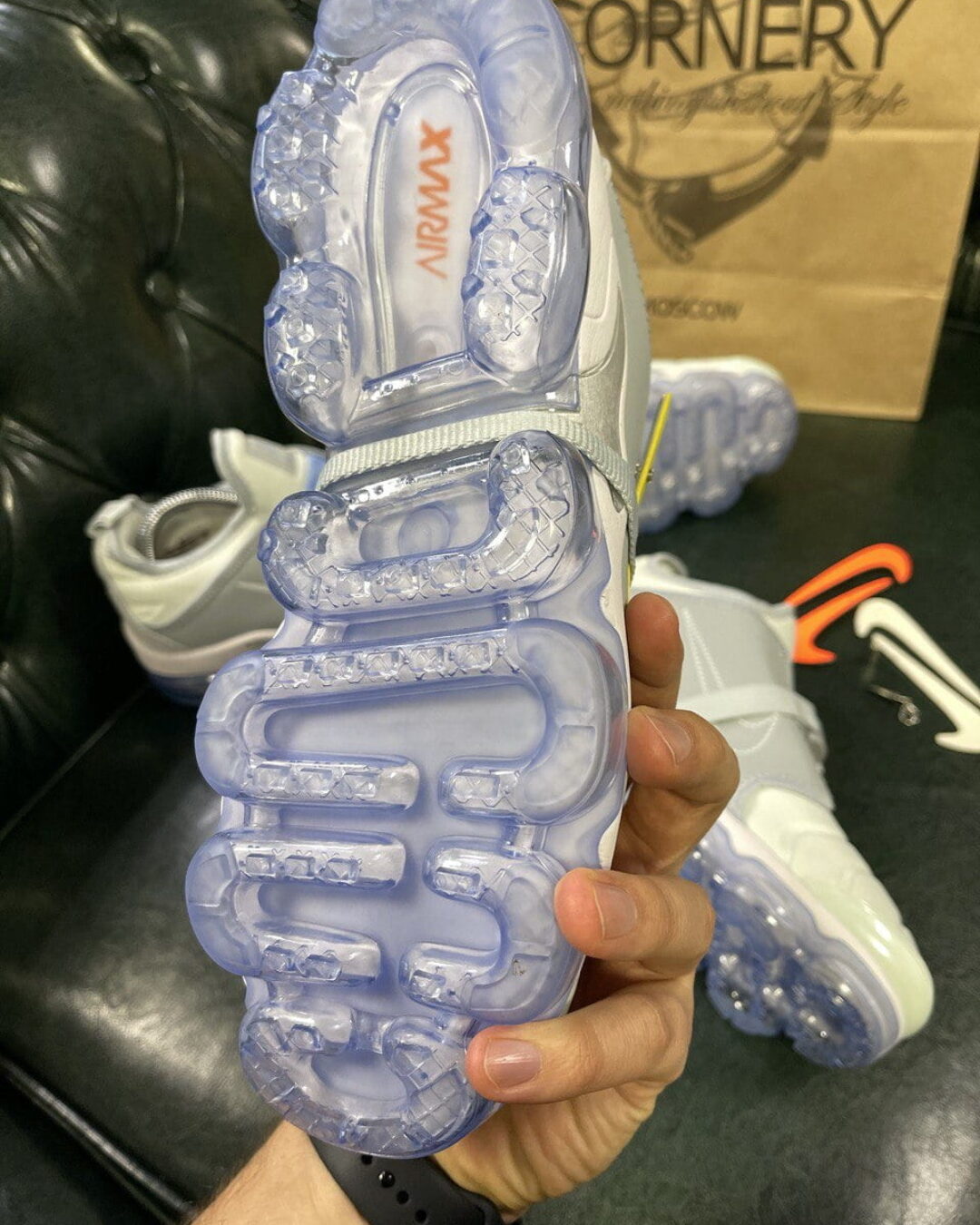Кроссовки Nike Air VaporMax Plus On — изображение 4