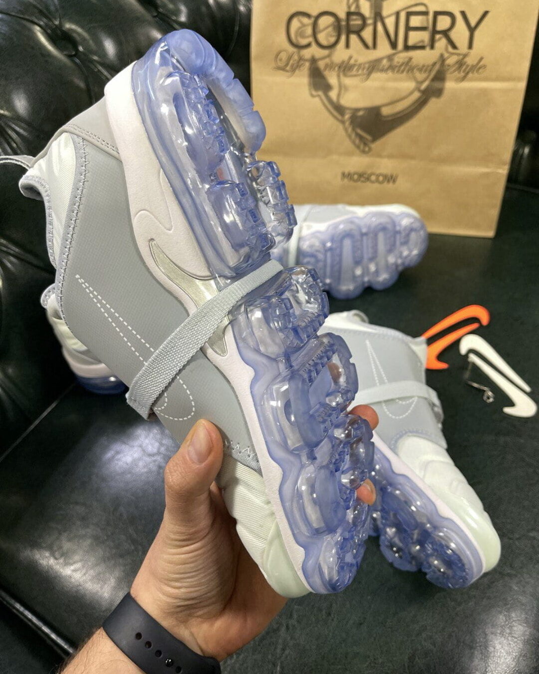 Кроссовки Nike Air VaporMax Plus On — изображение 3