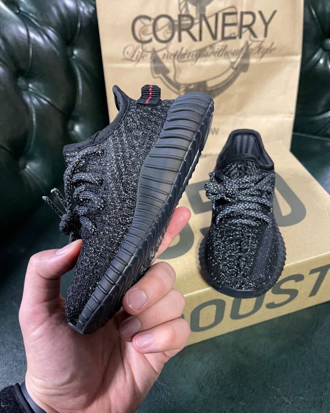 Yeezy 350 Kids "Black Reflective" — изображение 2