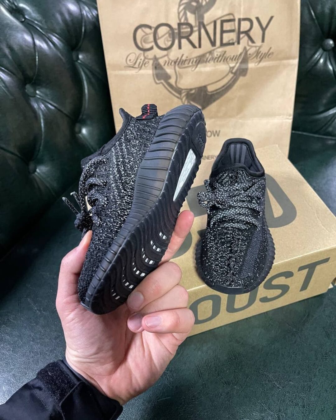 Yeezy 350 Kids "Black Reflective" — изображение 3