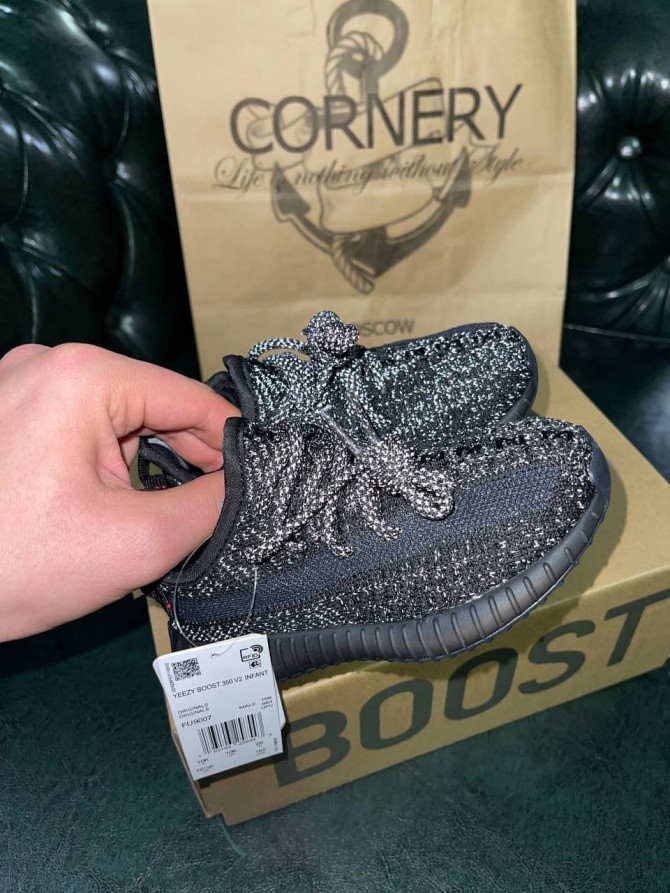 Yeezy 350 Kids "Black Reflective" — изображение 4