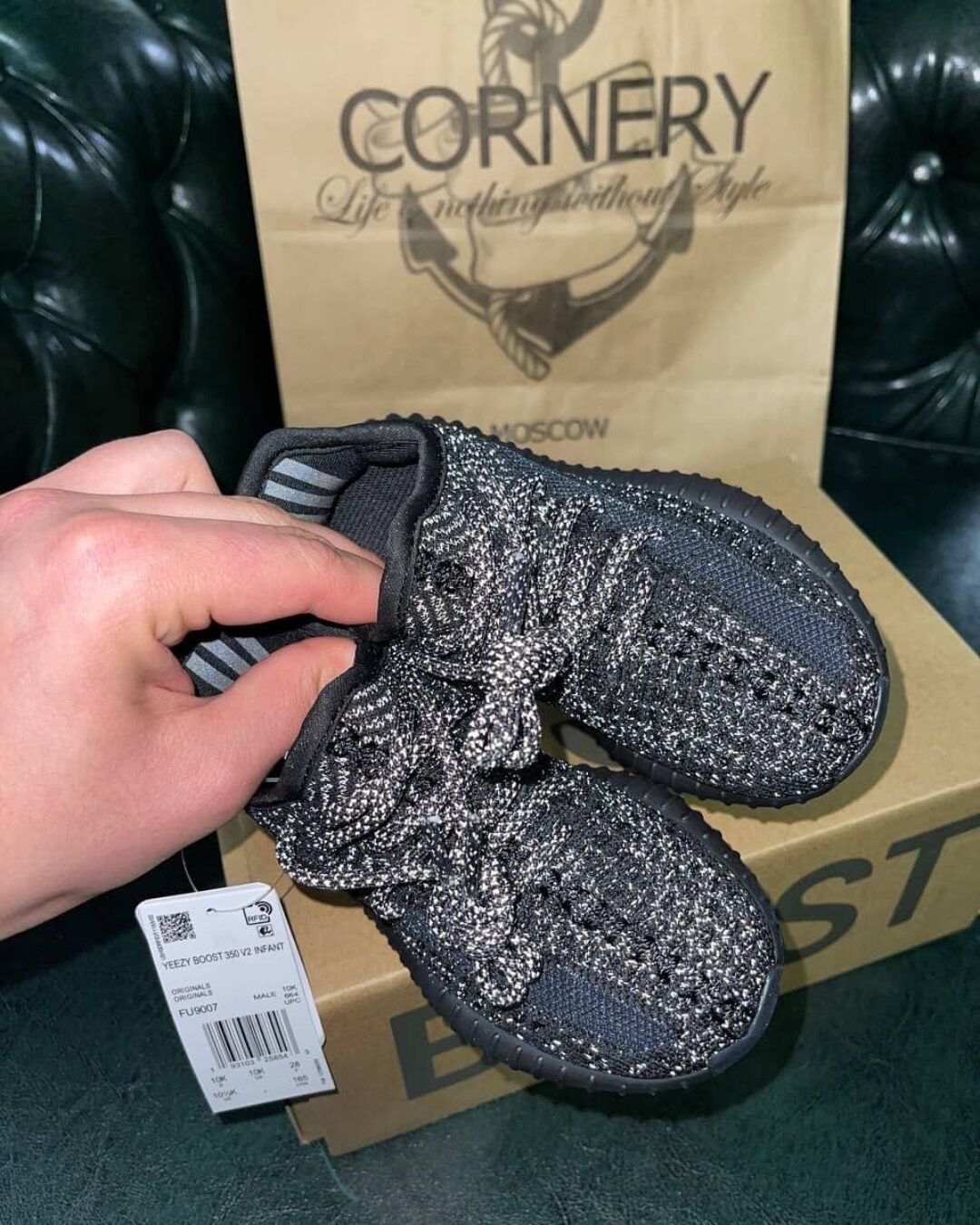 Yeezy 350 Kids "Black Reflective" — изображение 5