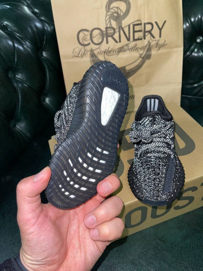 Yeezy 350 Kids "Black Reflective" — изображение 6