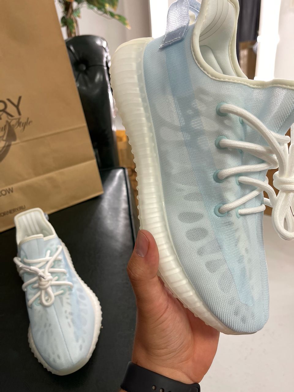 Yeezy 350 V2 Mono Ice — фото 3