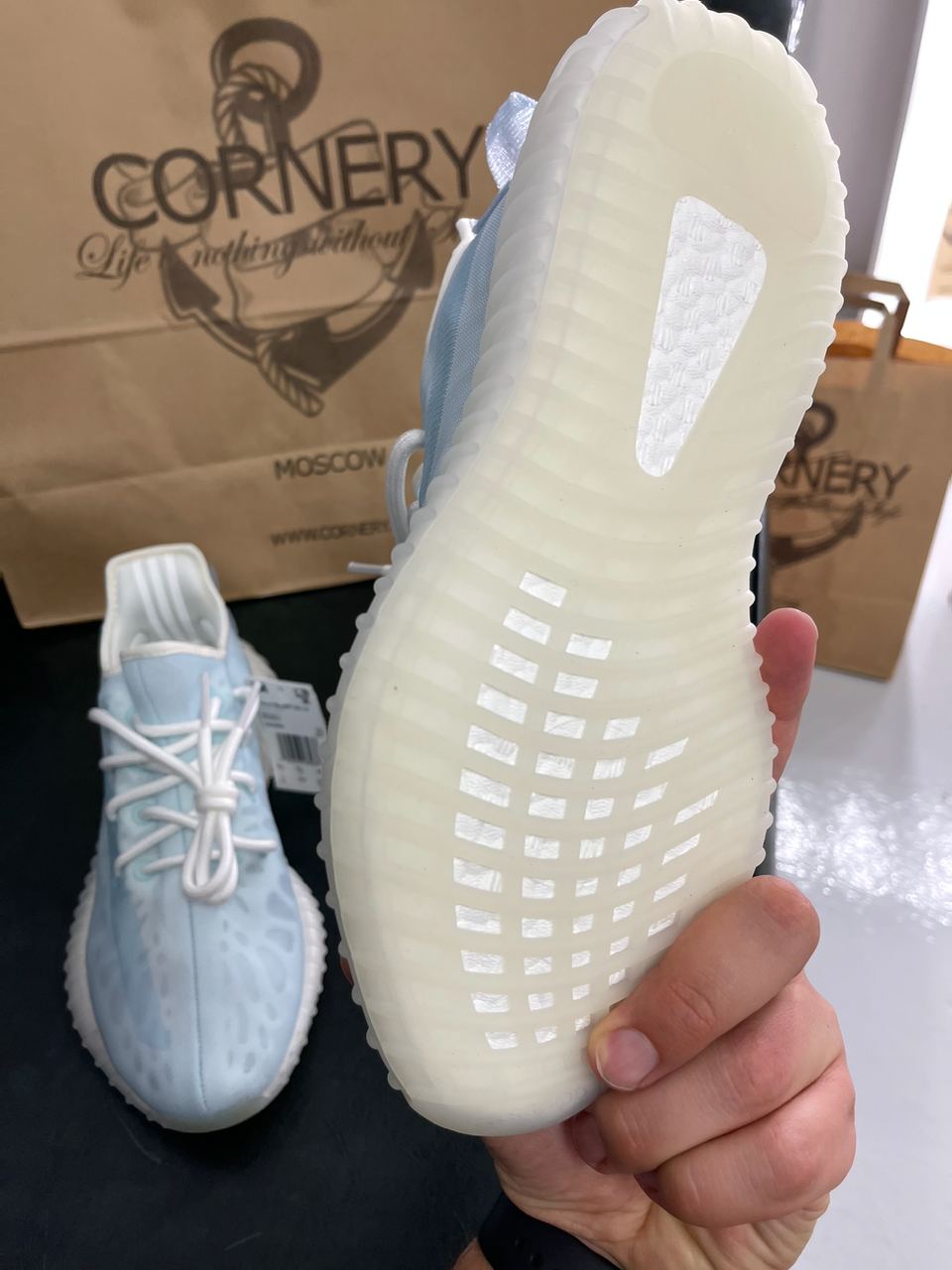 Yeezy 350 V2 Mono Ice — фото 6