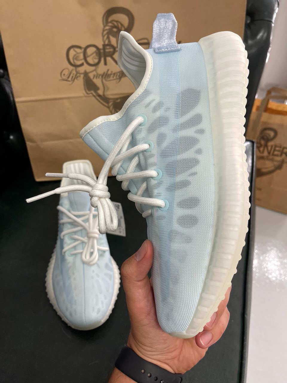 Yeezy 350 V2 Mono Ice — фото 5