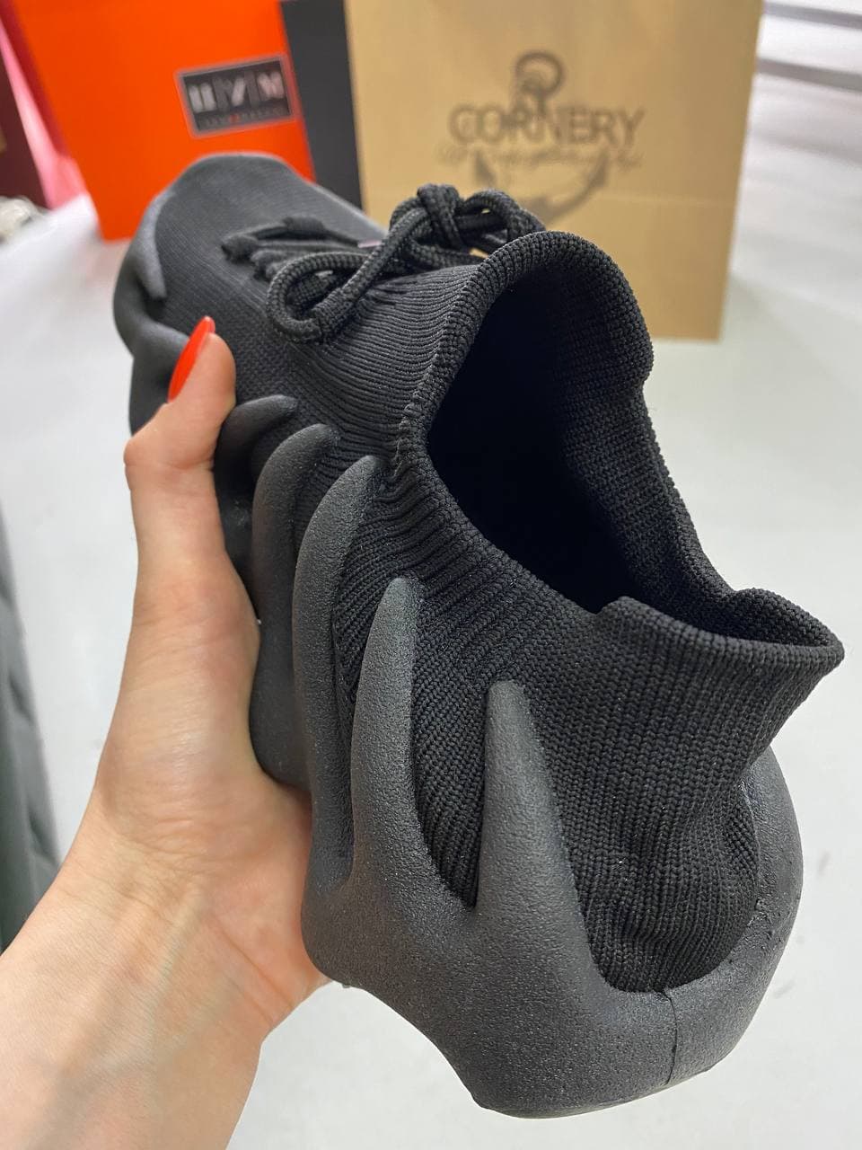 Yeezy 450  Clowht — фото 8