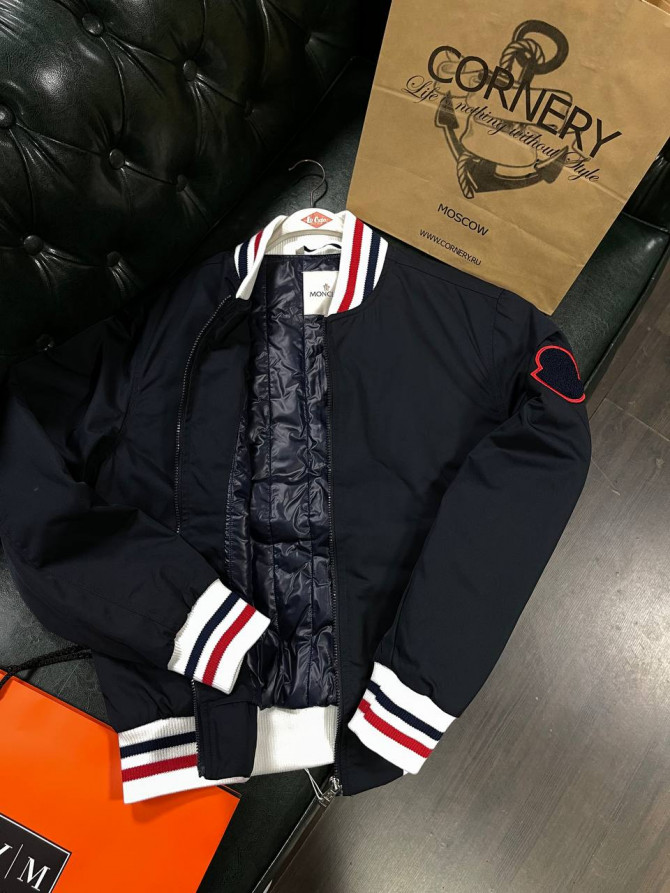 Бомбер Moncler