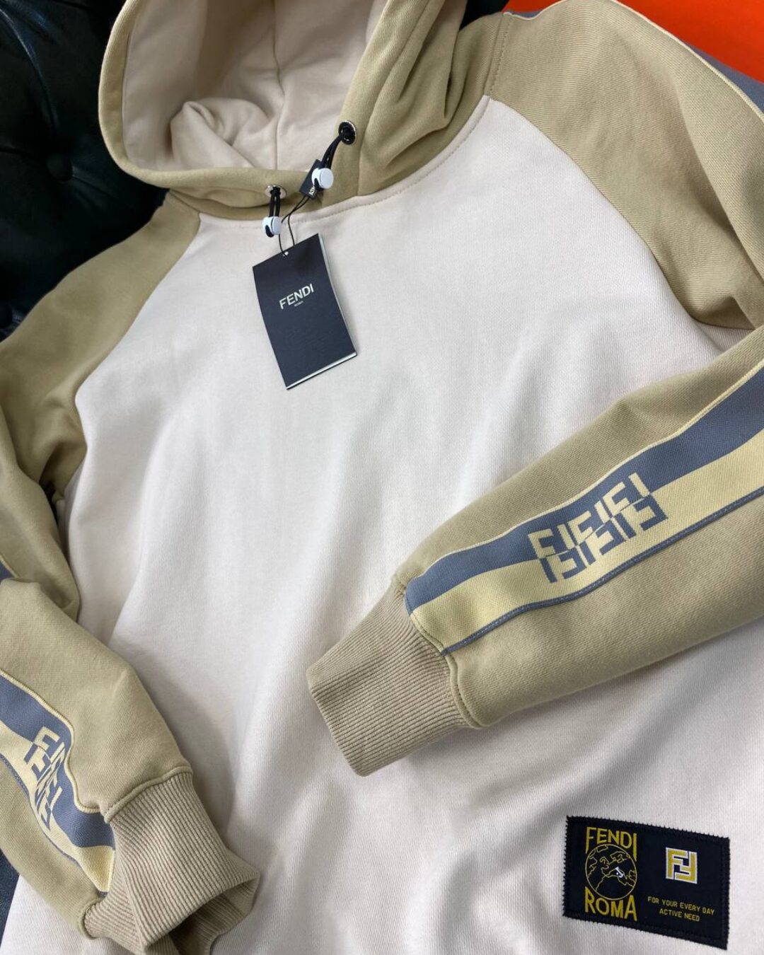 Худи Fendi — изображение 7
