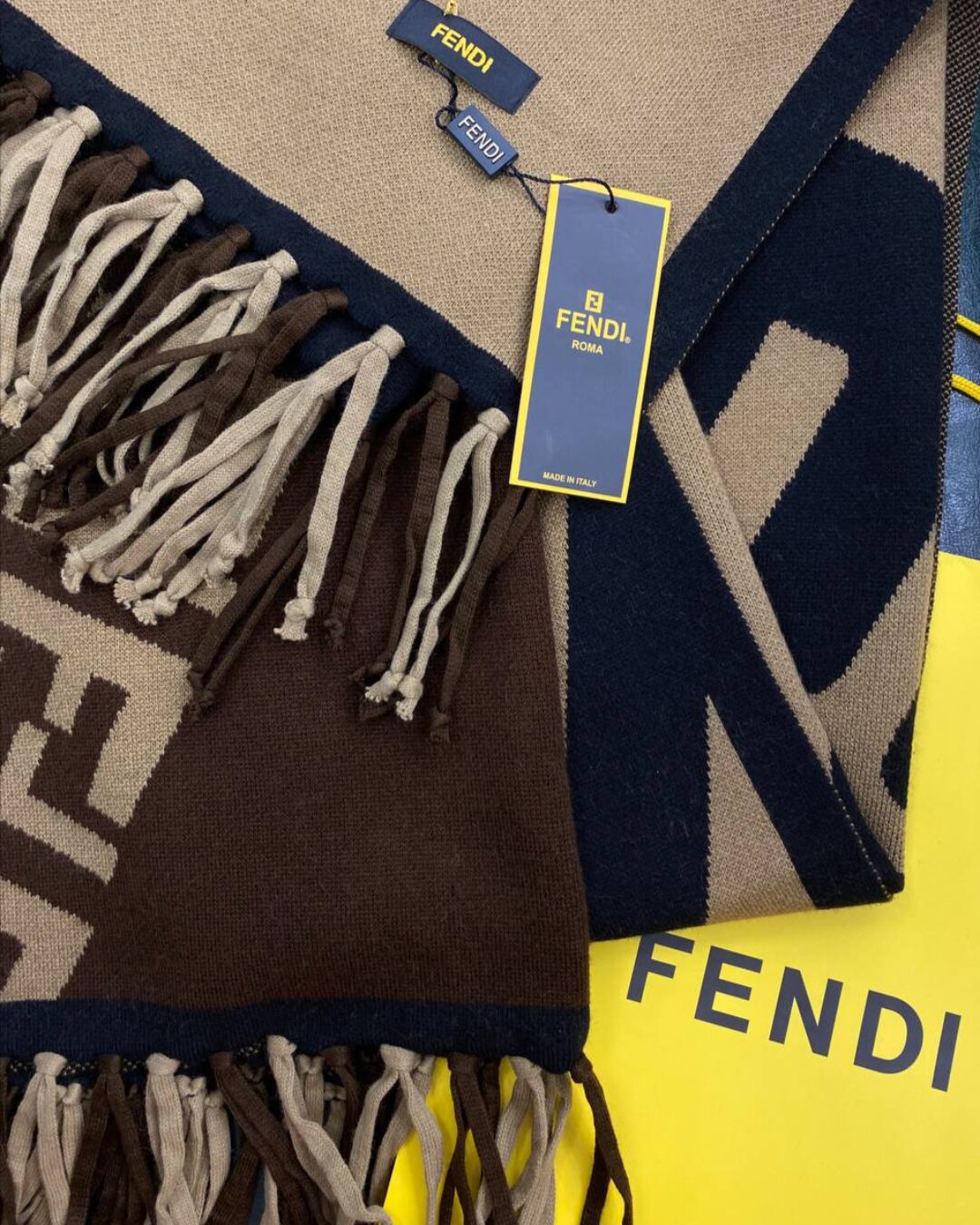 Шарф Fendi — изображение 2