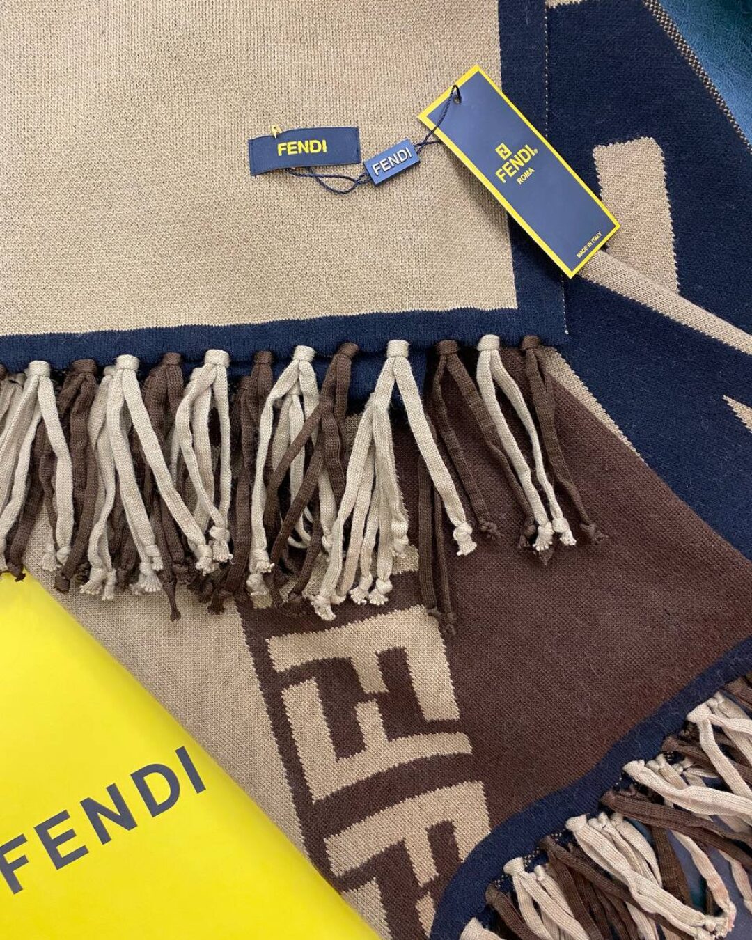 Шарф Fendi — изображение 4