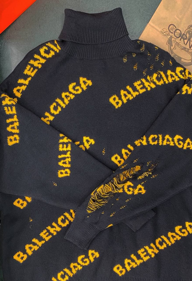 Свитер Balenciaga — изображение 2
