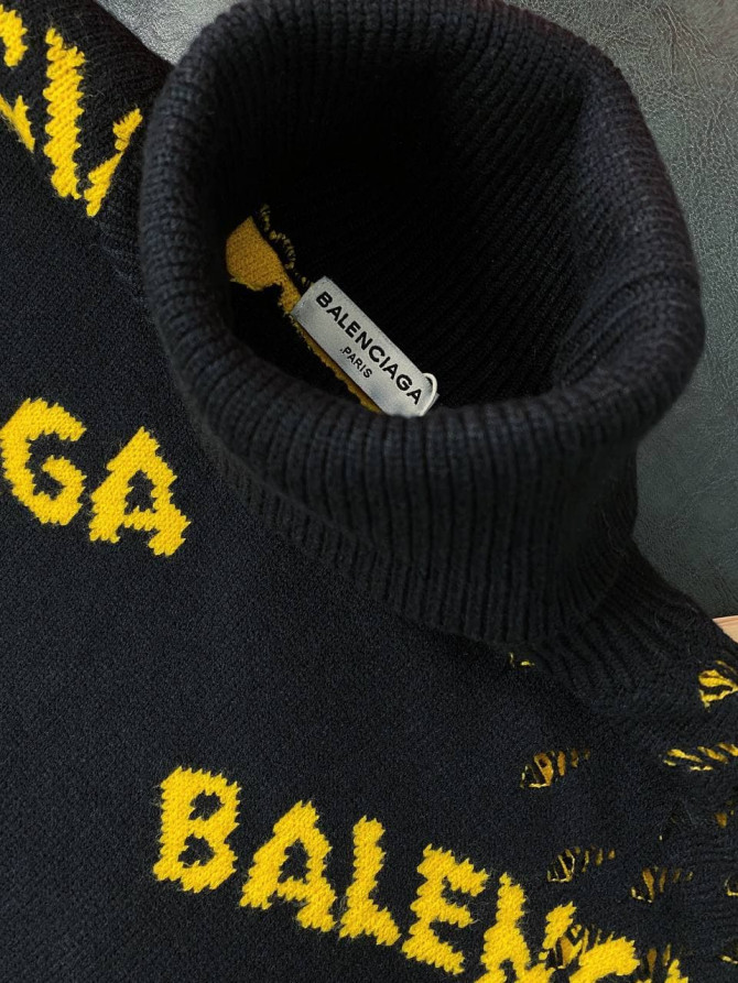 Свитер Balenciaga — изображение 8