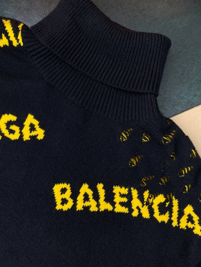 Свитер Balenciaga — изображение 3