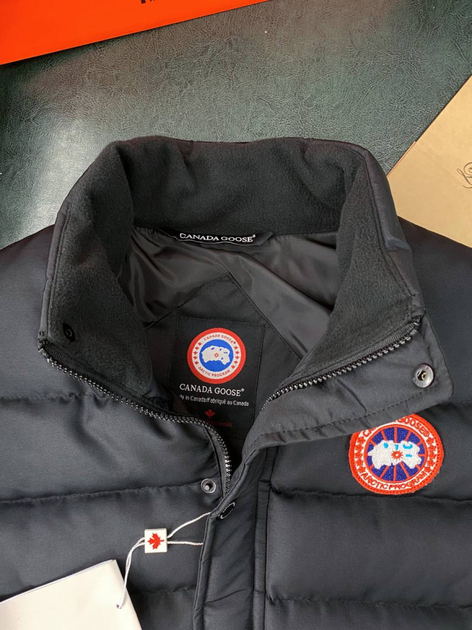 Жилет Canada Goose — изображение 3