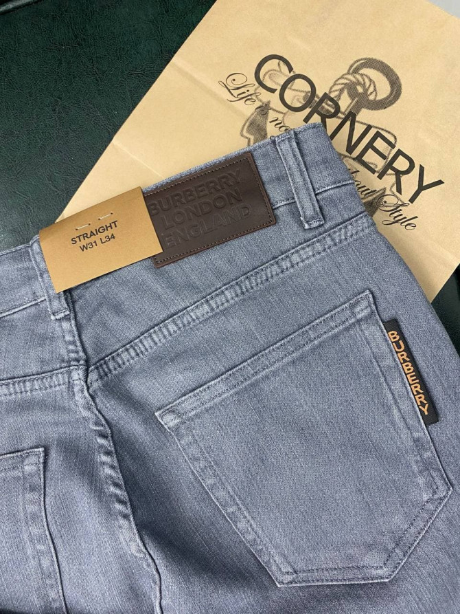 Джинсы Burberry — изображение 2
