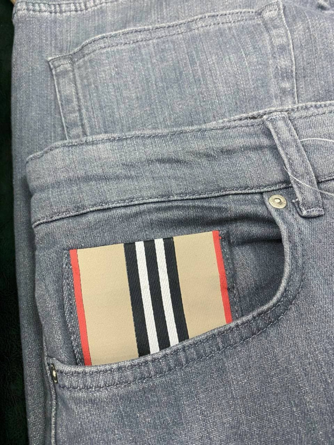 Джинсы Burberry — изображение 4