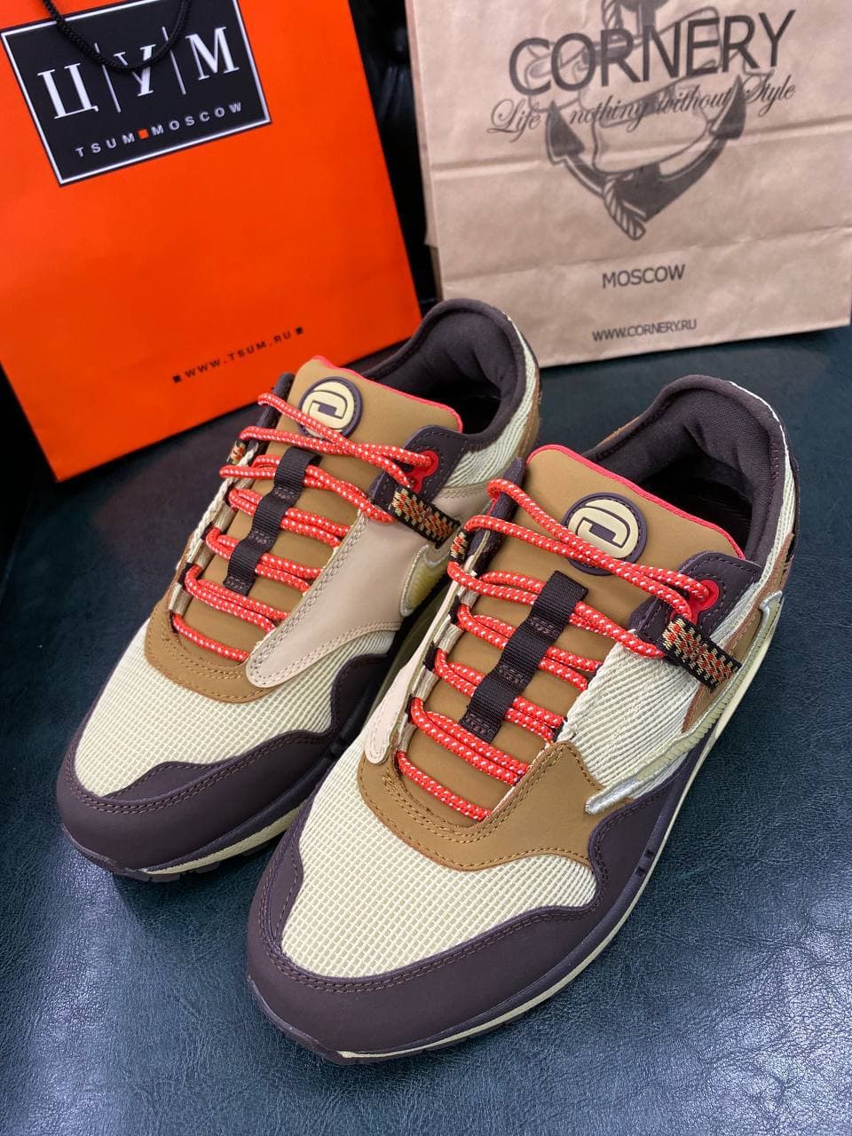 Кроссовки Nike Air Max x Travis Scott  Barogue Brown — фото 1