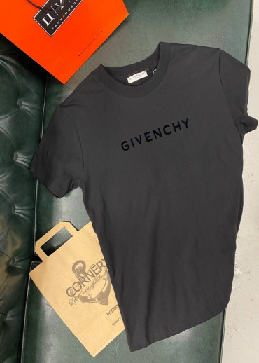 Футболка Givenchy