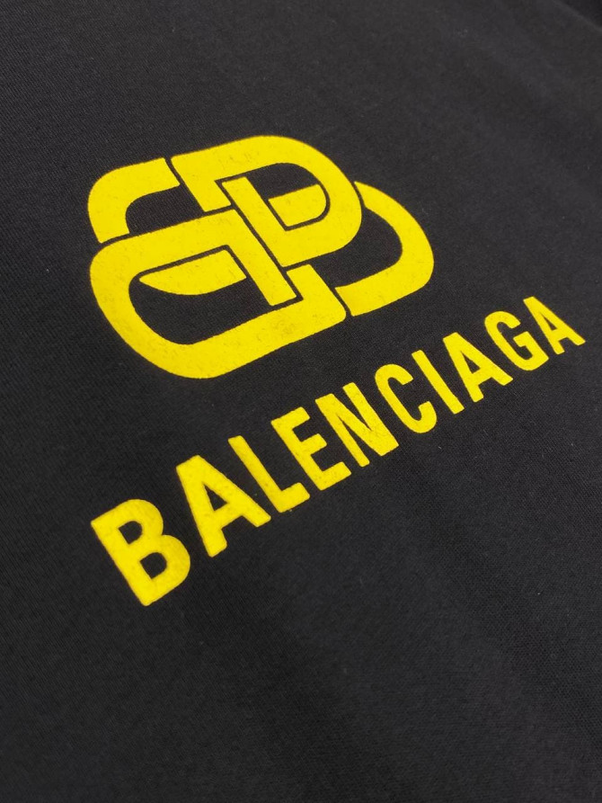 Футболка Balenciaga — изображение 6