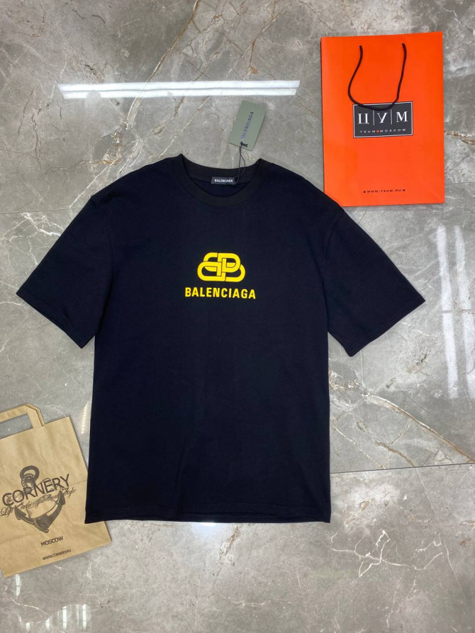 Футболка Balenciaga