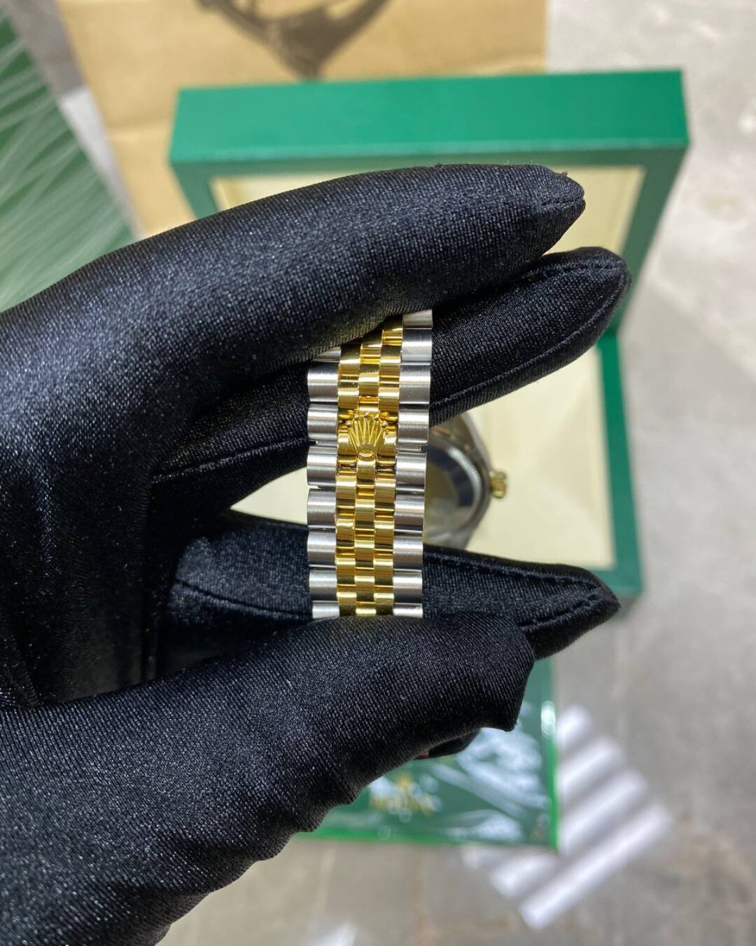Часы Rolex DateJust Gold — изображение 9
