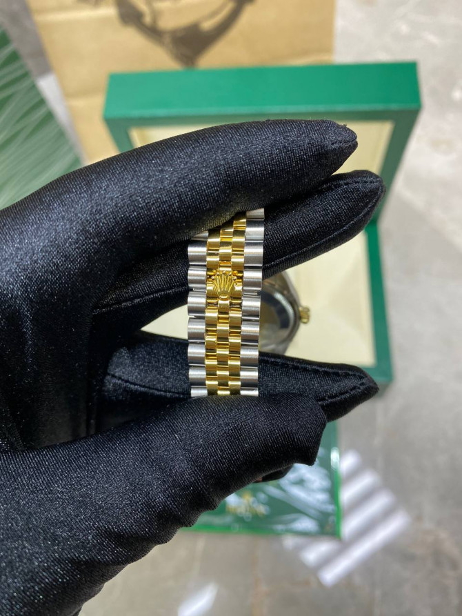 Часы Rolex DateJust Gold — изображение 9