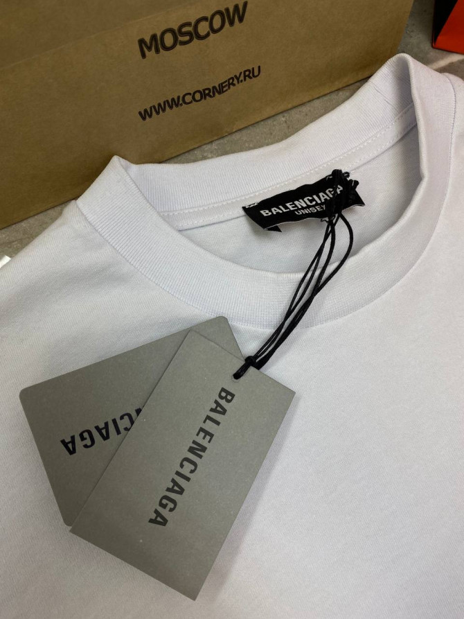 Футболка Balenciaga — изображение 6