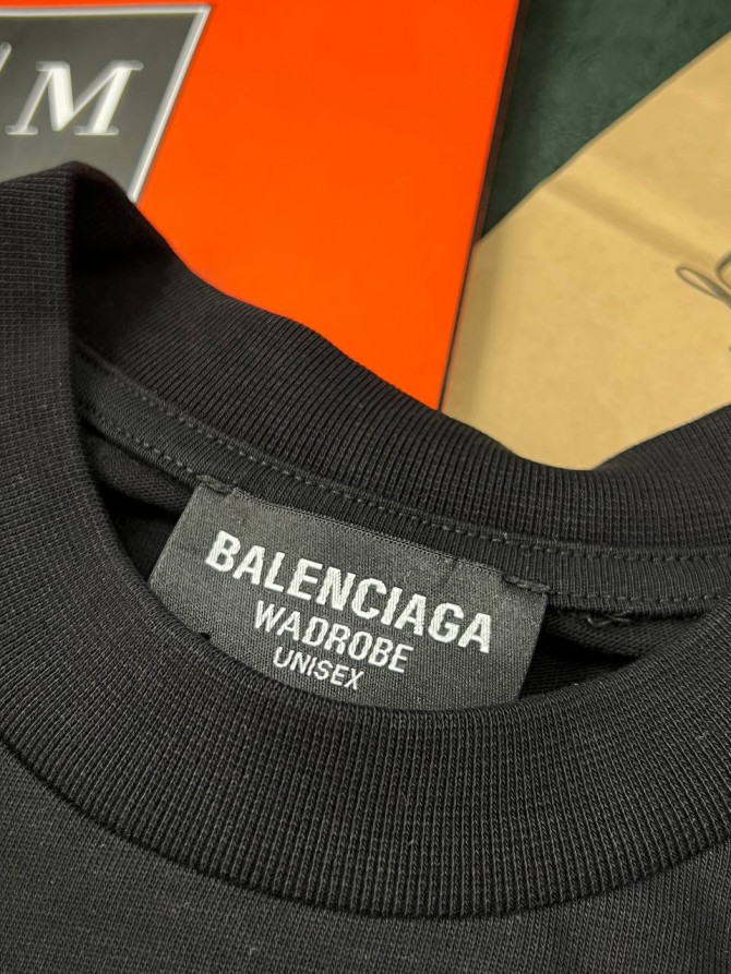 Футболка Balenciaga — изображение 7