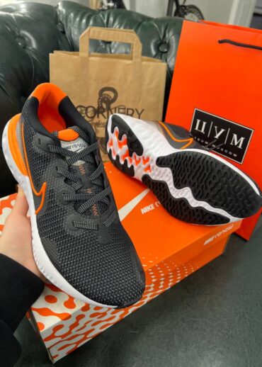 Кроссовки Nike Renew Run Black Total Orange