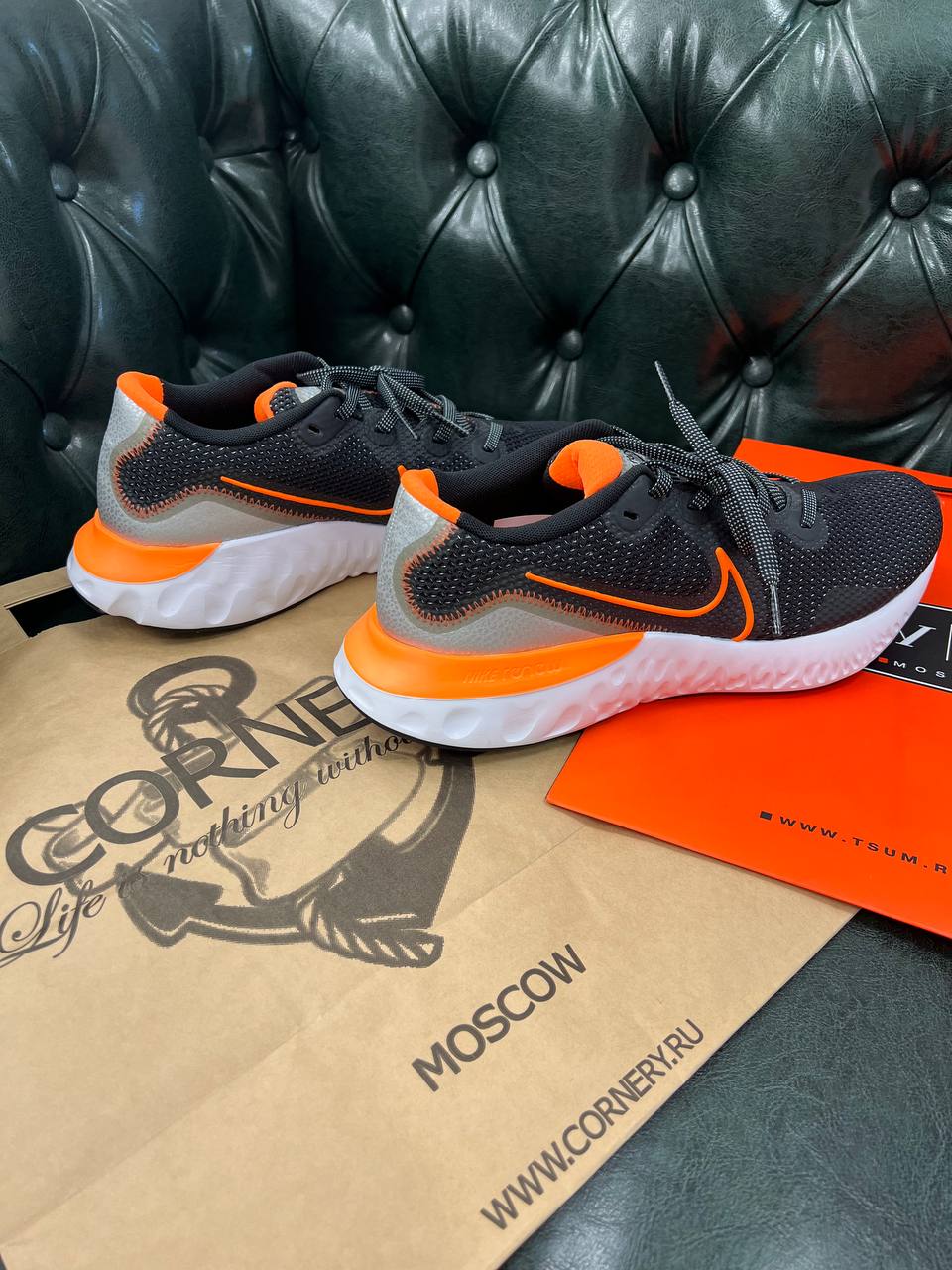 Кроссовки Nike Renew Run Black Total Orange — фото 8