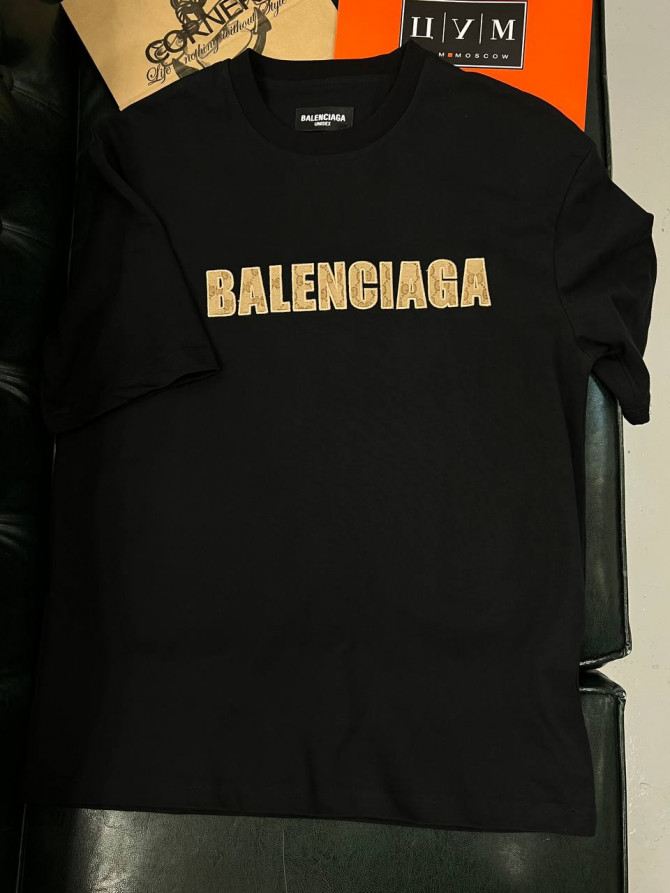 Футболка Balenciaga