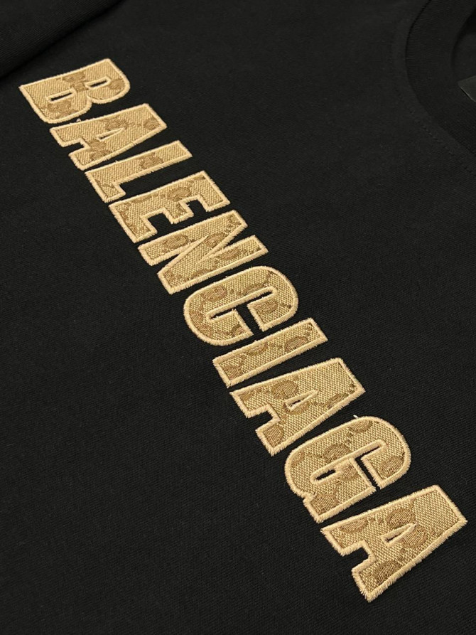 Футболка Balenciaga — изображение 6