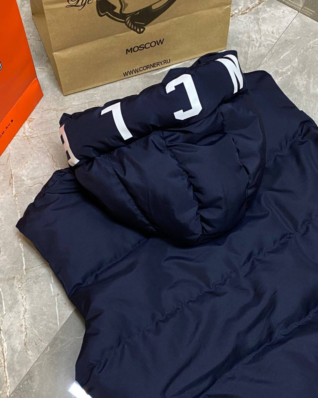Жилет Moncler — изображение 9