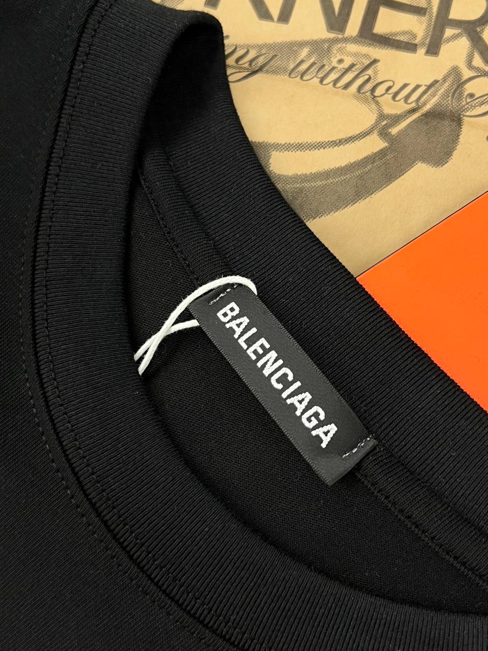 Футболка Balenciaga — фото 8