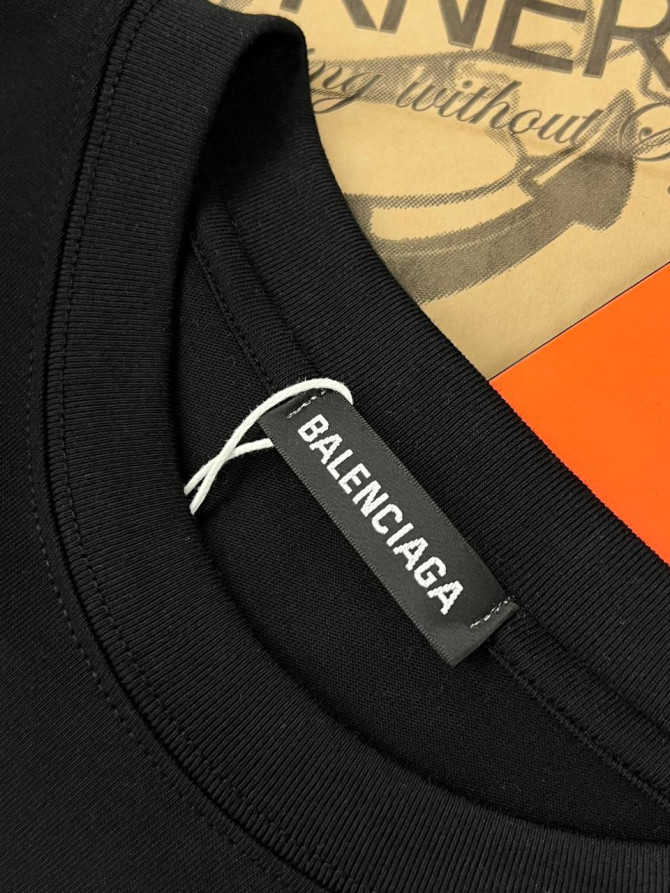 Футболка Balenciaga — изображение 8