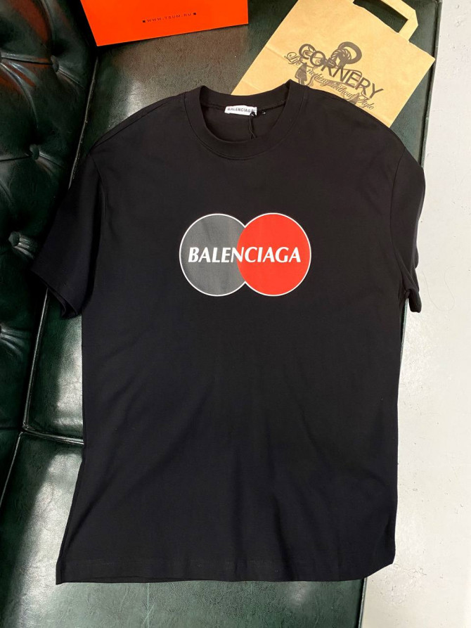 Футболка Balenciaga