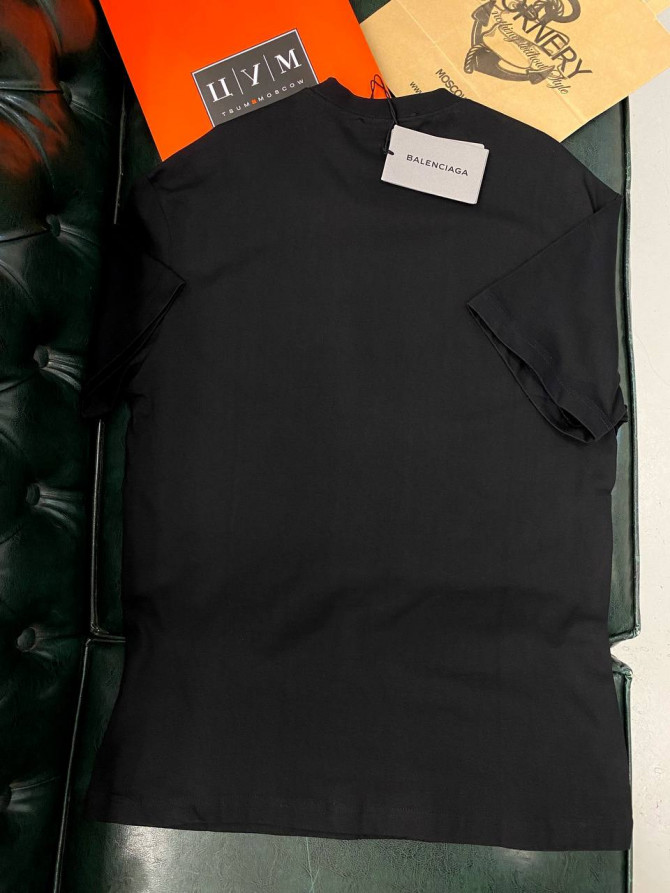 Футболка Balenciaga — изображение 5