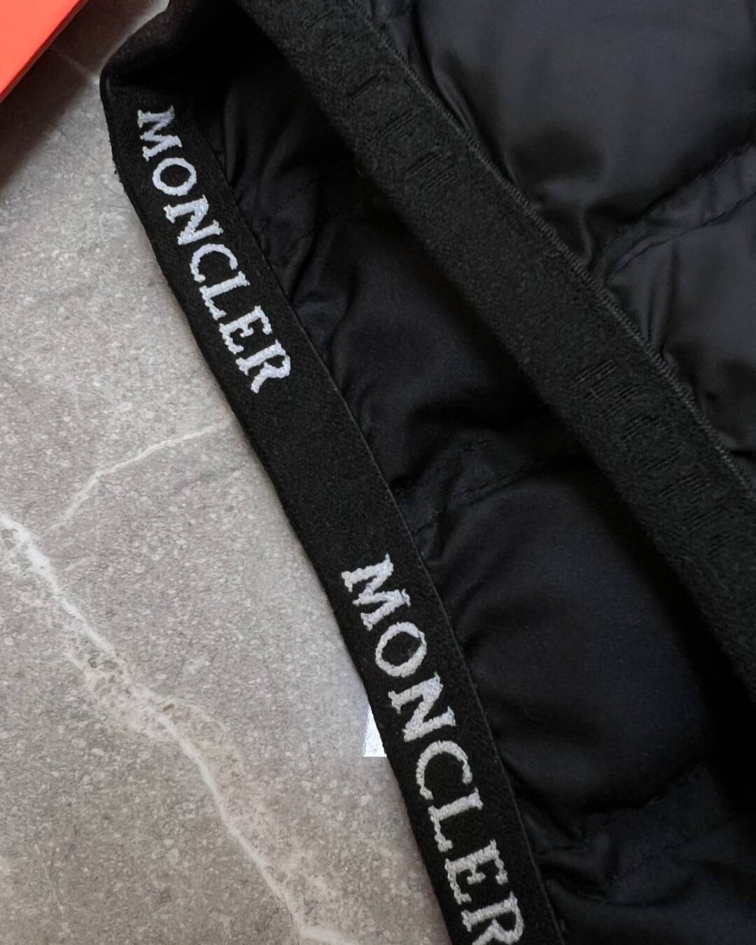 Жилет Moncler — изображение 6
