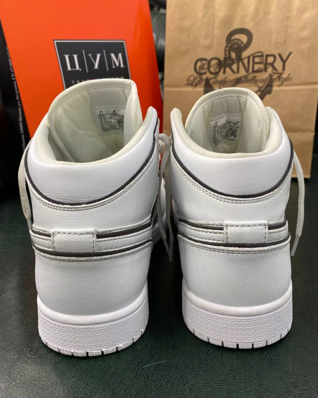 Кроссовки Air Jordan 1 Mid SE Iridescent Trim — изображение 4