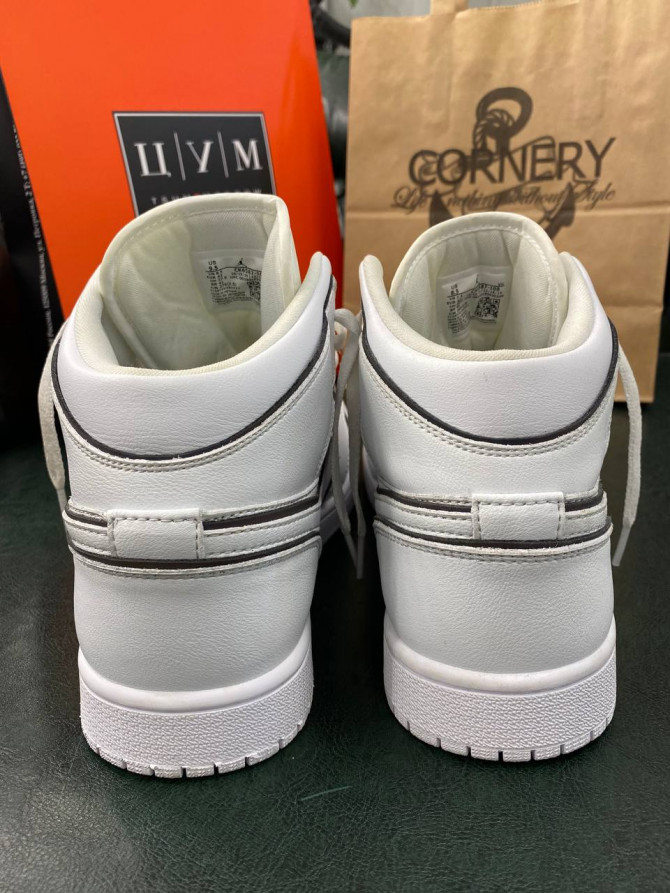 Кроссовки Air Jordan 1 Mid SE Iridescent Trim — изображение 4