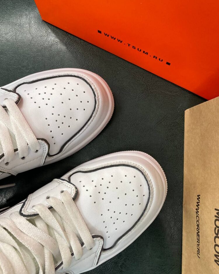 Кроссовки Air Jordan 1 Mid SE Iridescent Trim — фото 7