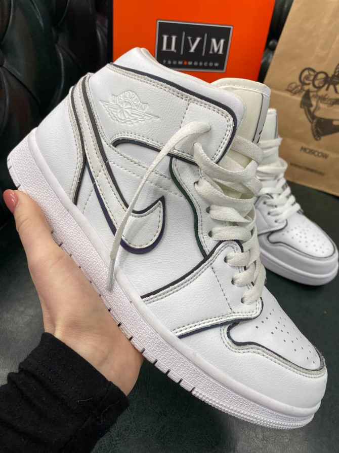 Кроссовки Air Jordan 1 Mid SE Iridescent Trim — изображение 9