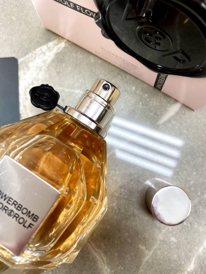 Парфюм Viktor Rolf Flowerbomb — изображение 3