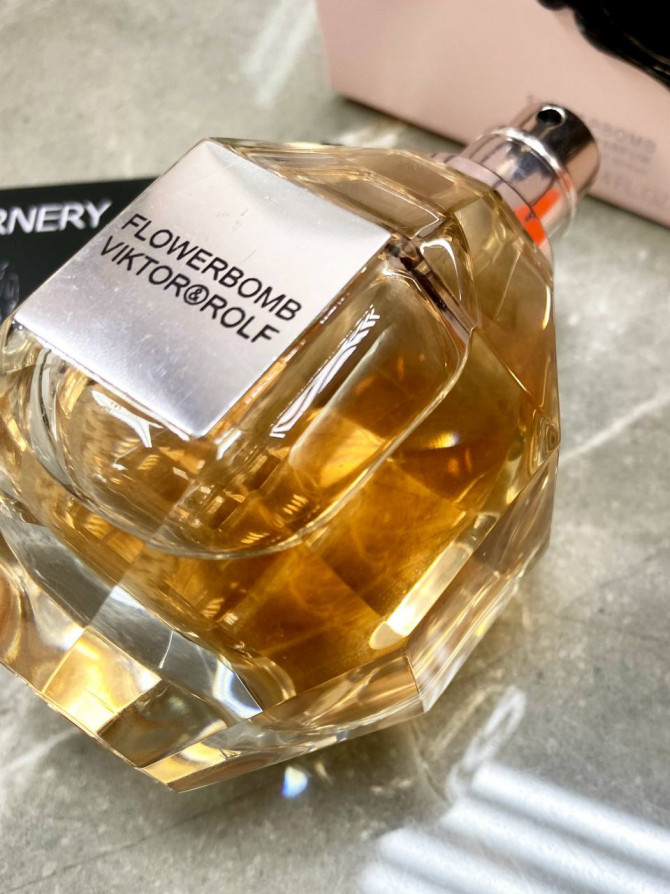Парфюм Viktor Rolf Flowerbomb — изображение 8