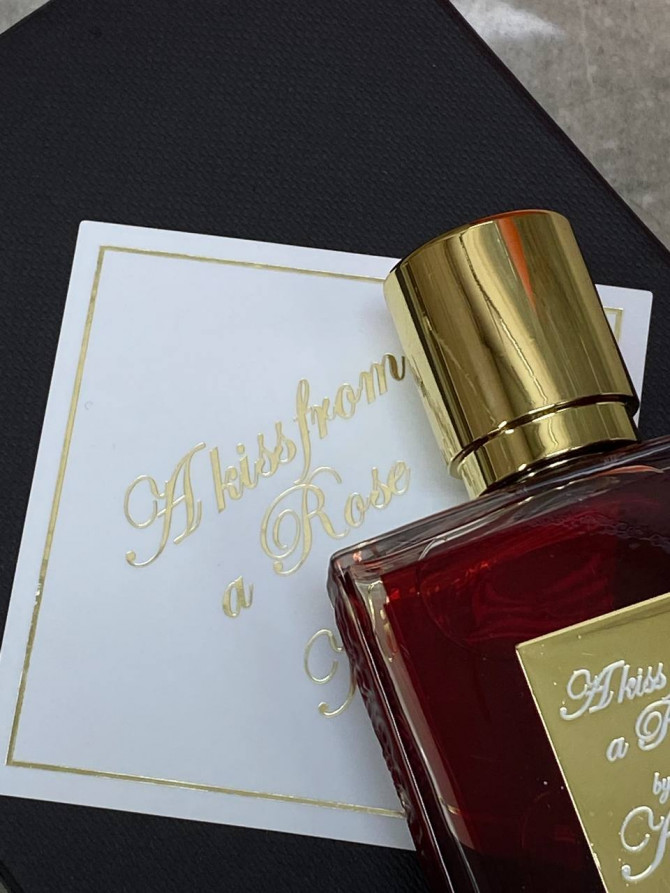 Парфюм Kilian A Kiss Frome a Rose — изображение 7